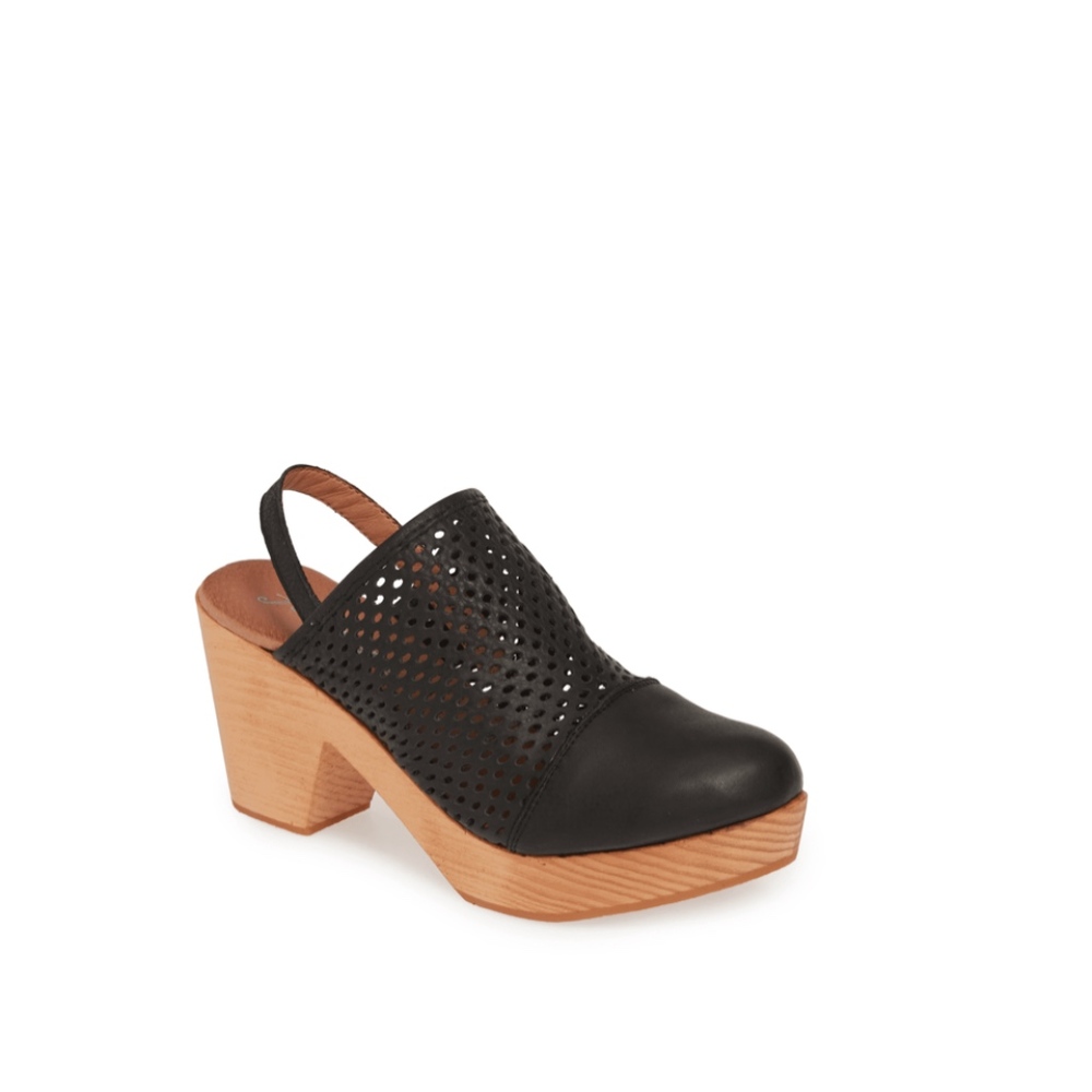 Freepeople Logan Clog NEVER WORN (STILL IN BOX)